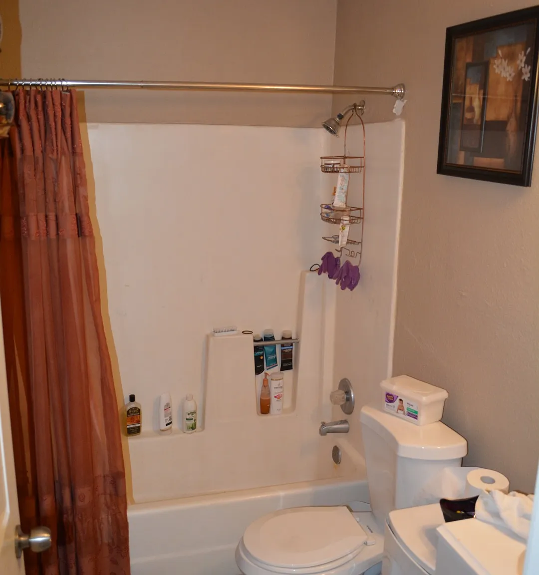 10202 N 9th Ave — Photo 2