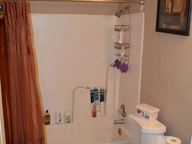 10202 N 9th Ave #4 — Photo 2