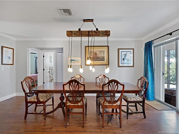 3rd image of 2916 SE Paramount Pl