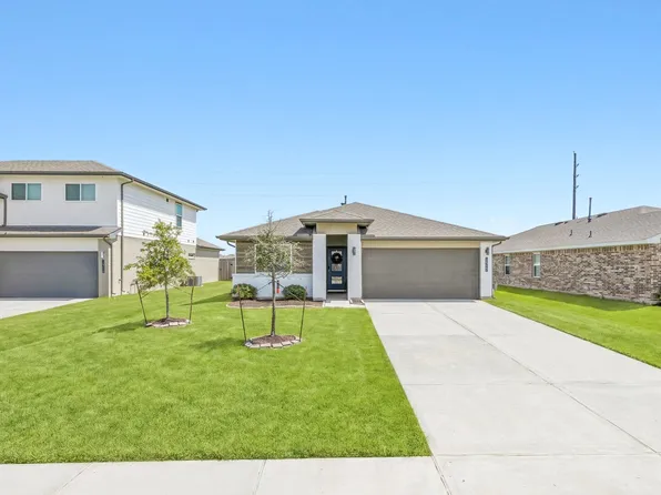 14722 Sweet Water Dr, Baytown, TX 77523