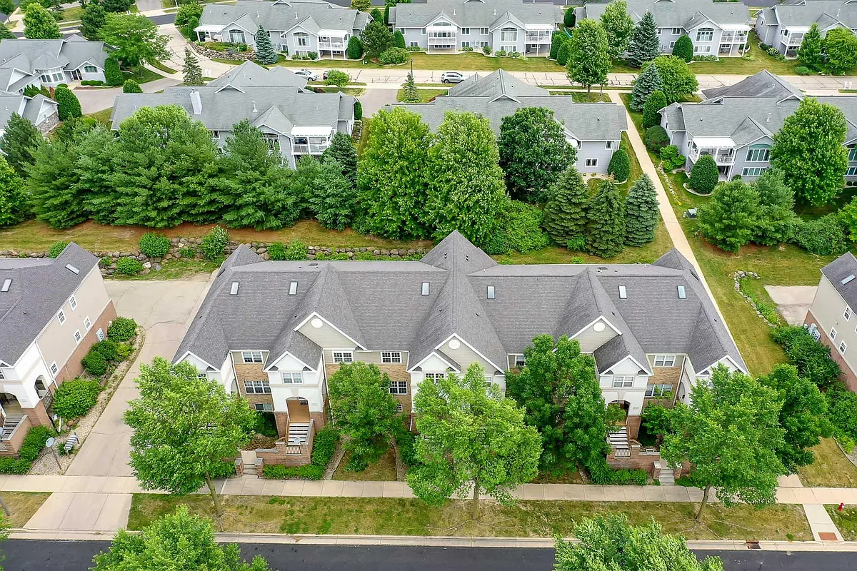 Building Photo - 1813 Carns Dr