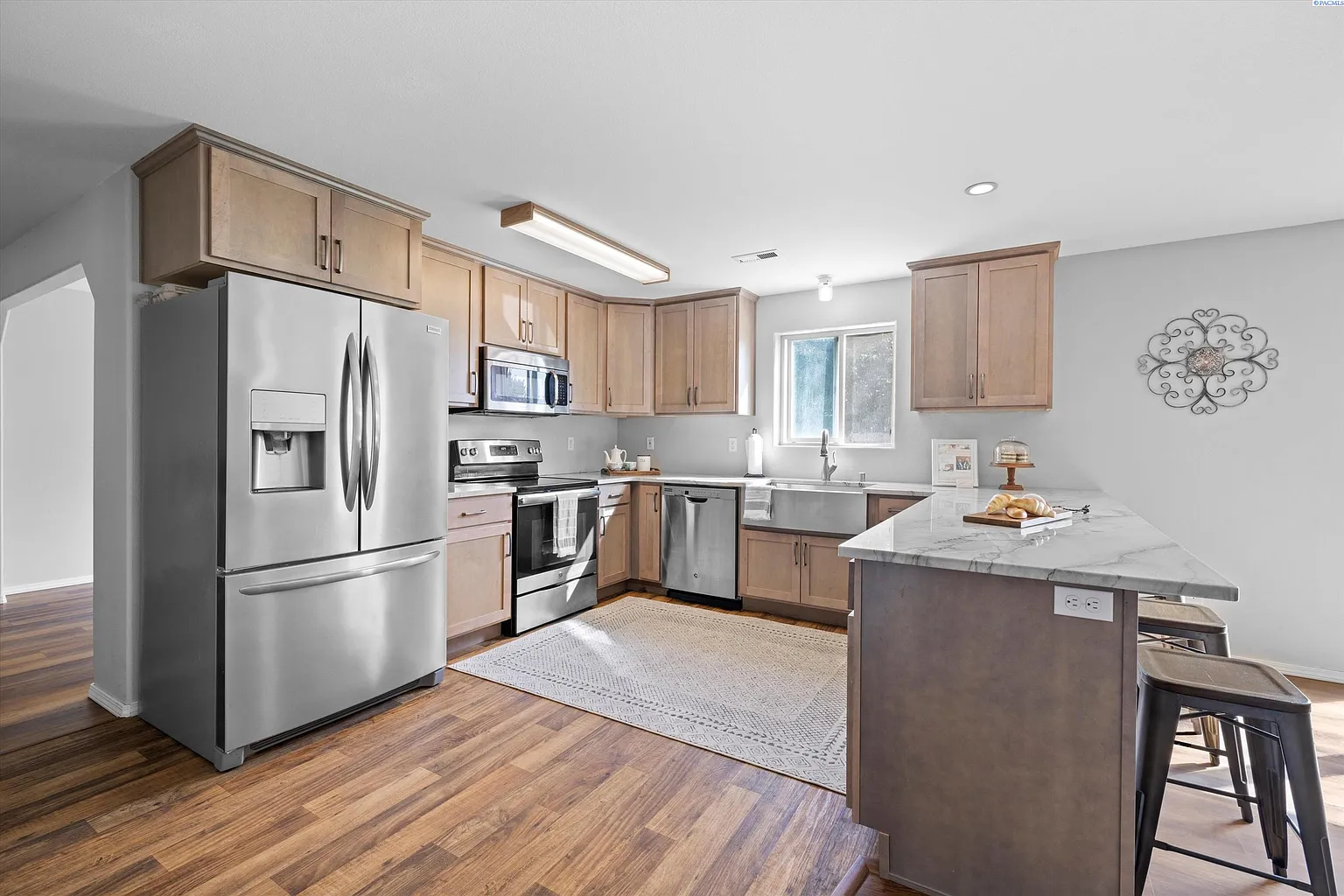 5507 Holly Way photo 1