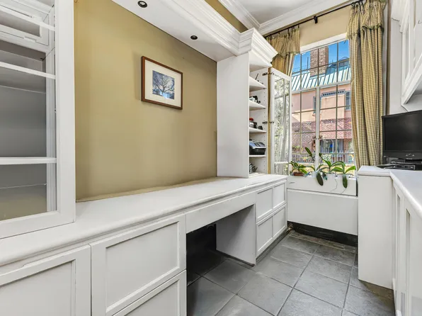 444 East 52nd Street image 14 of 24