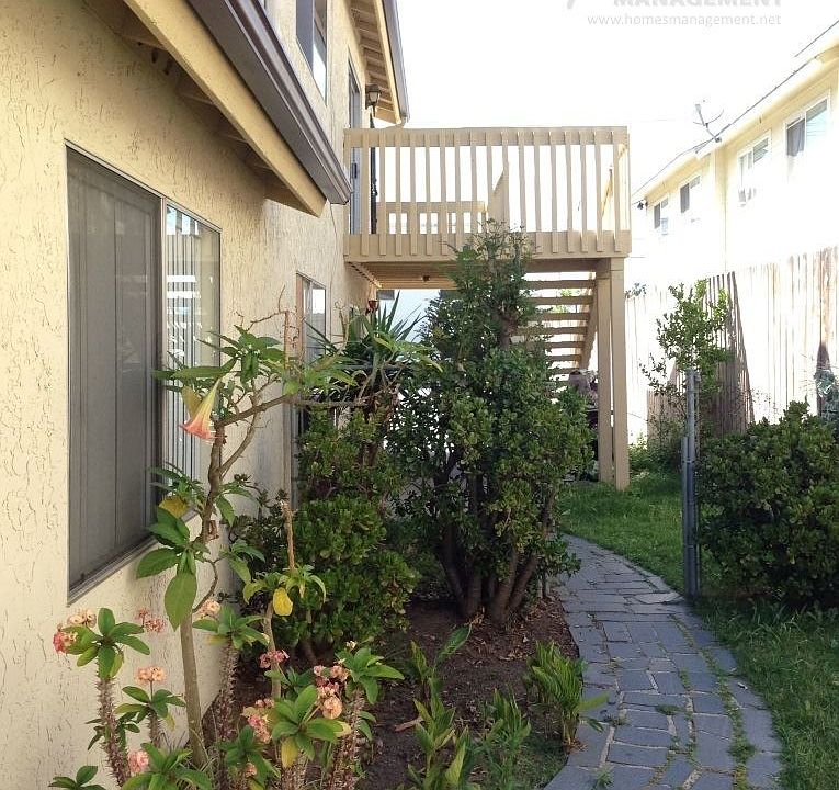 1st image of 420 W 6th Ave APT B
