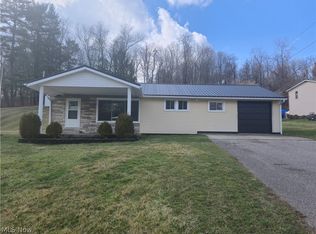 71598 Sunny Acres Dr, Martins Ferry, OH 43935