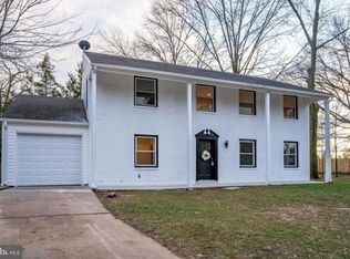 1126 Treeside Ln, Herndon, VA 20170