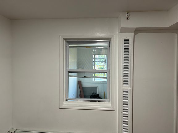 5th image of 1135 Allerton Ave #1