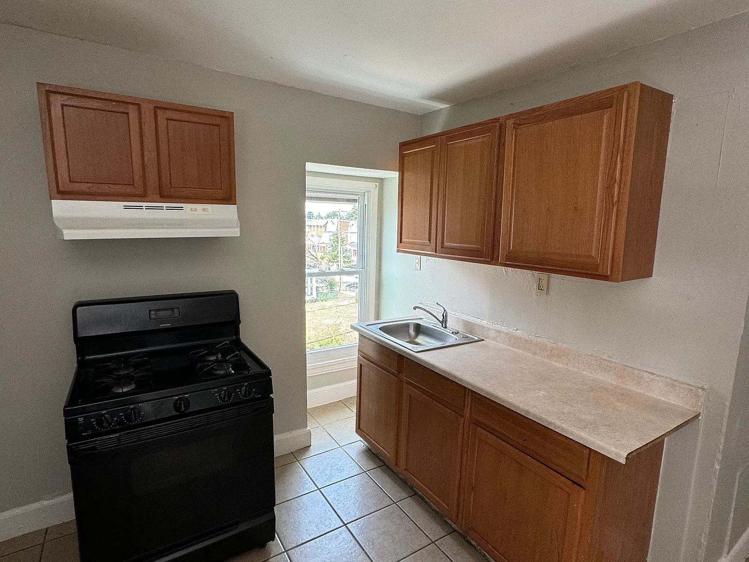 2 bed, 750 sqft, $1,250 — Photo 2