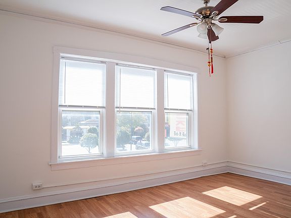2nd image of 3842 W Lawrence Ave #306