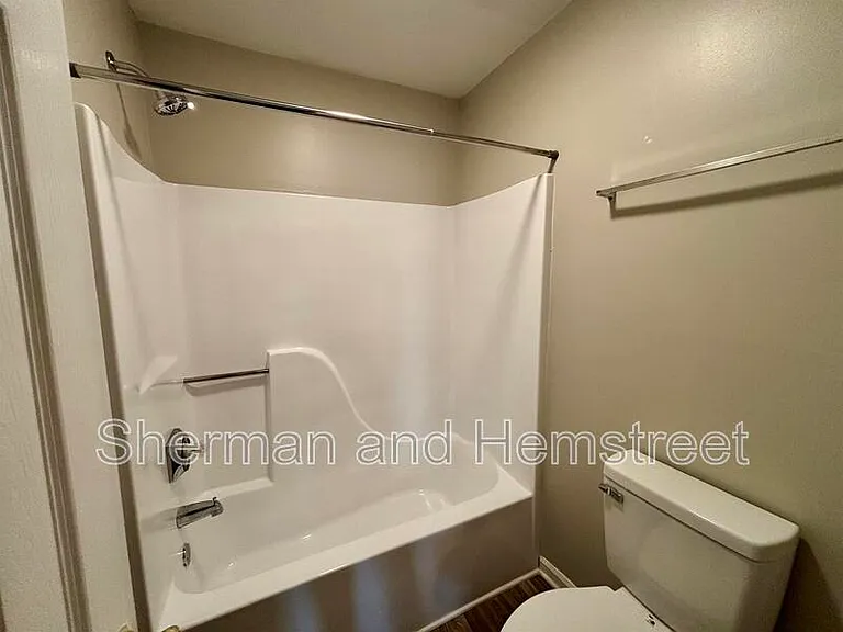 212 Commons Dr #212 — Photo 15