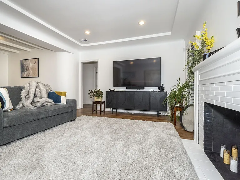 3440 Oak Knoll Blvd #2 — Photo 8