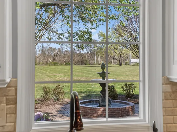 1553 N Main St, Mount Pleasant, TN 38474