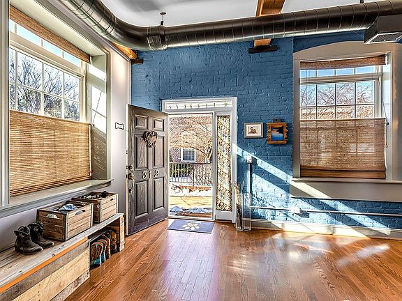 Entry area