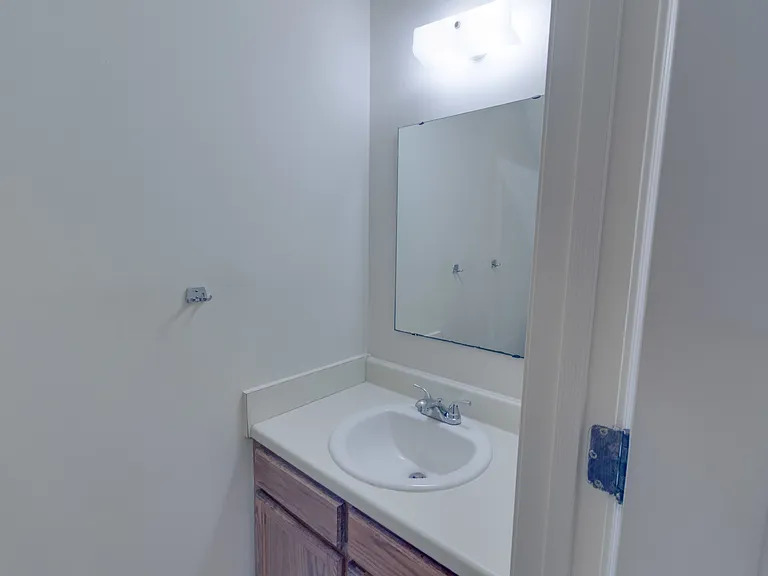 1402 Minor Ridge Ct — Photo 11