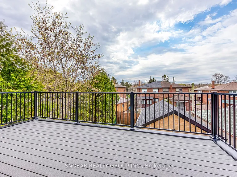 83 Clairton Cres — Photo 17