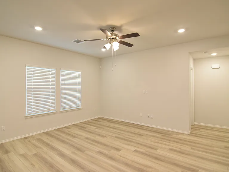 1424 Merritt St — Photo 8
