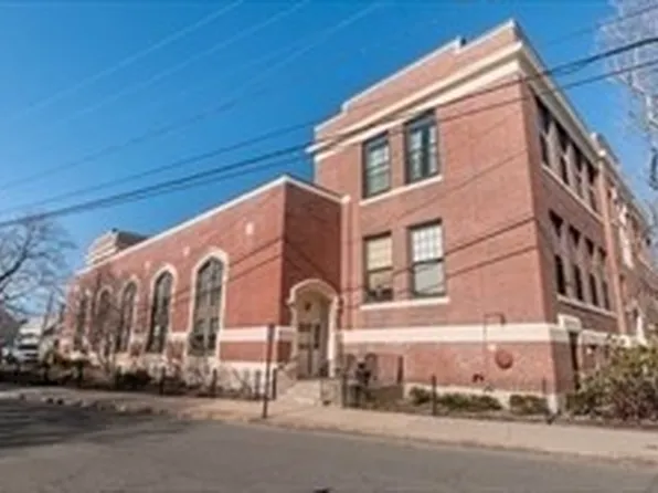 15 Ocean Ave APT 101, Winthrop, MA 02152