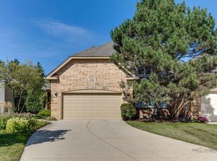 2524 Buckland Ln, Northbrook, IL 60062