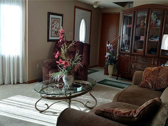 3rd image of 6921 Deborah Ln