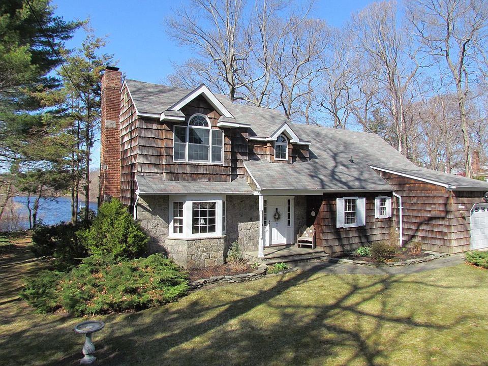 7 Hill Ave. -Town Of Smithtown Amenities