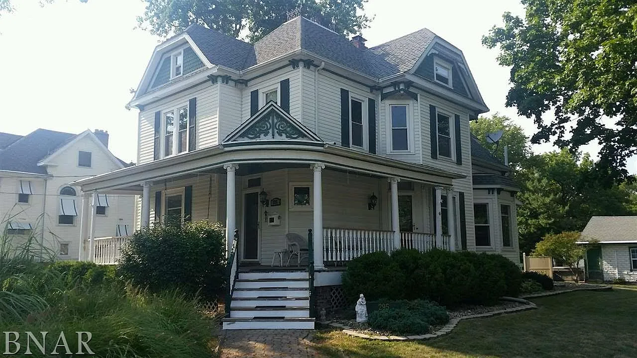 295 E 3rd St photo 1