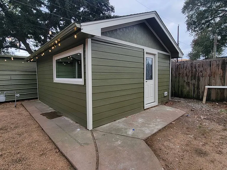1546 Antoine Dr — Photo 10