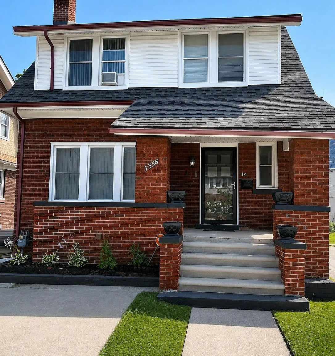 3 bed, 1.5 bath, 2845 sqft, $2,800 — Photo 1