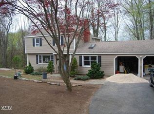 100 Harvester Rd, Monroe, CT 06468