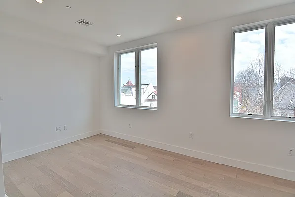 Rented by Hagstrom Management Inc | media 14