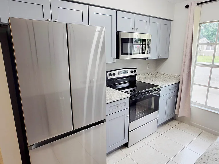 8411 N Greenwood Ave — Photo 9