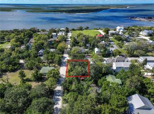 903 Someruelus St, Fernandina Beach, FL 32034