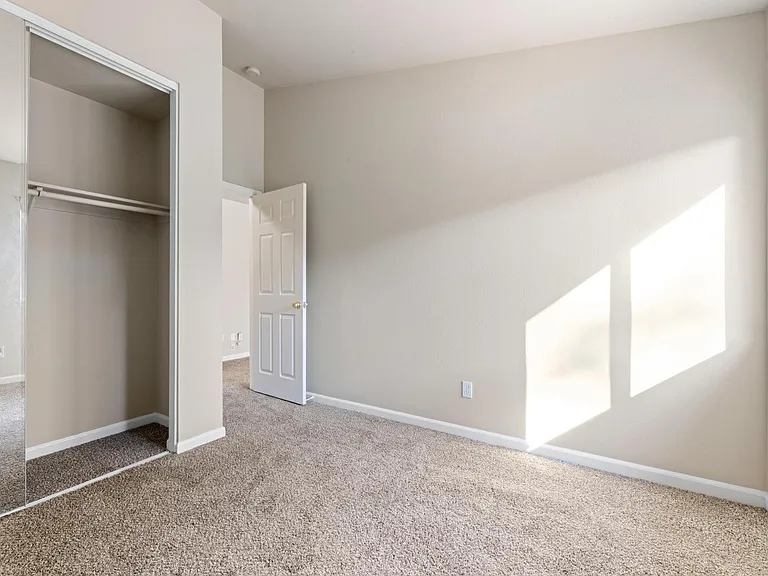4866 Canfield Cir — Photo 19