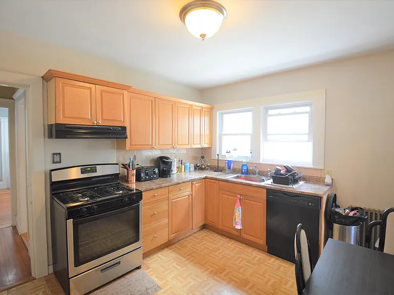 18 Hunnewell Ave #2 — Photo 3