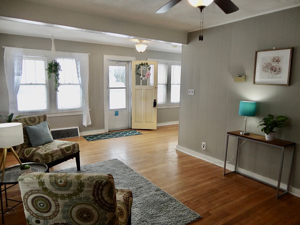 1st image of 534 E Green Bay #1