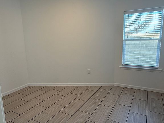 4th image of 4556 E University Ave