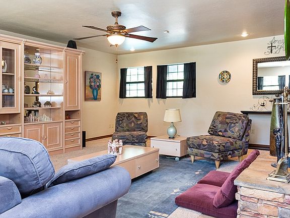 4th image of 1303 NE Quail Creek Cir