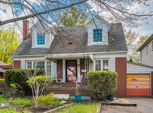 26 Roberta Dr, Toronto, ON M6A2J5