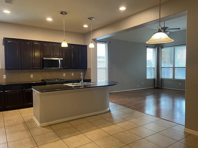 660 Payton Way — Photo 16