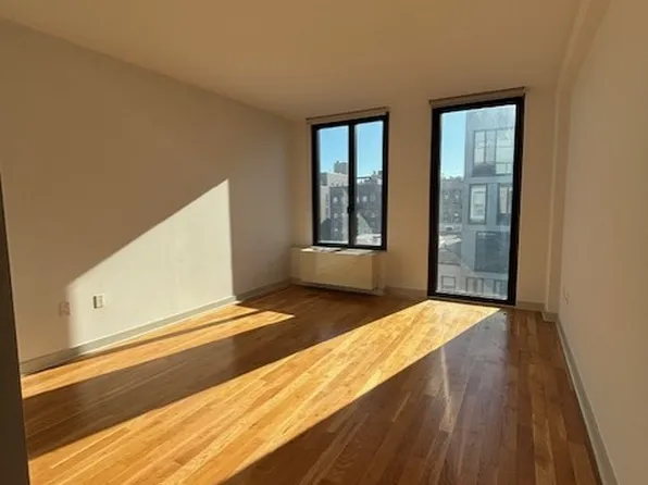 64 Bayard Street image 8 of 12