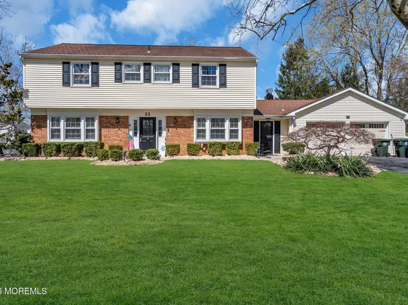 22 Collingwood Rd, Marlboro, NJ 07746