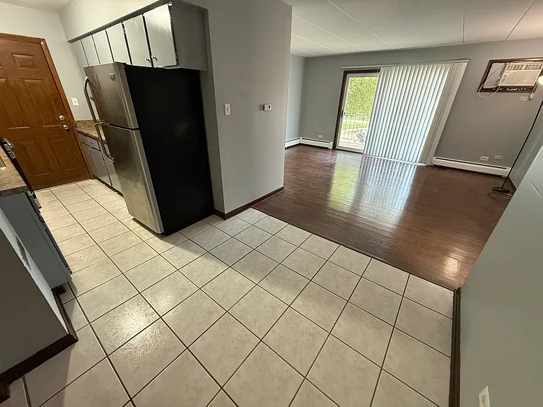 12715 S La Crosse Ave #202 — Photo 7