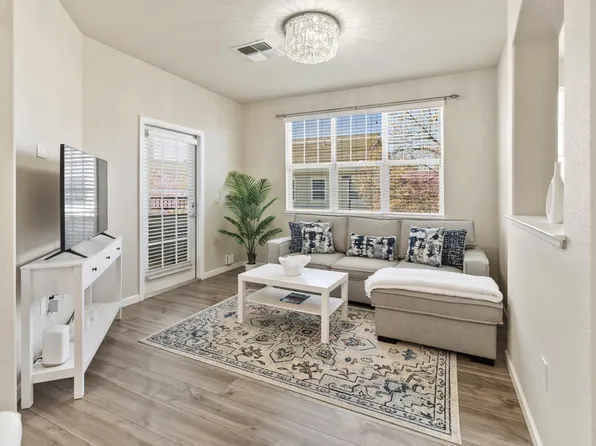 9640 Coney Island Cir, Elk Grove, CA 95758