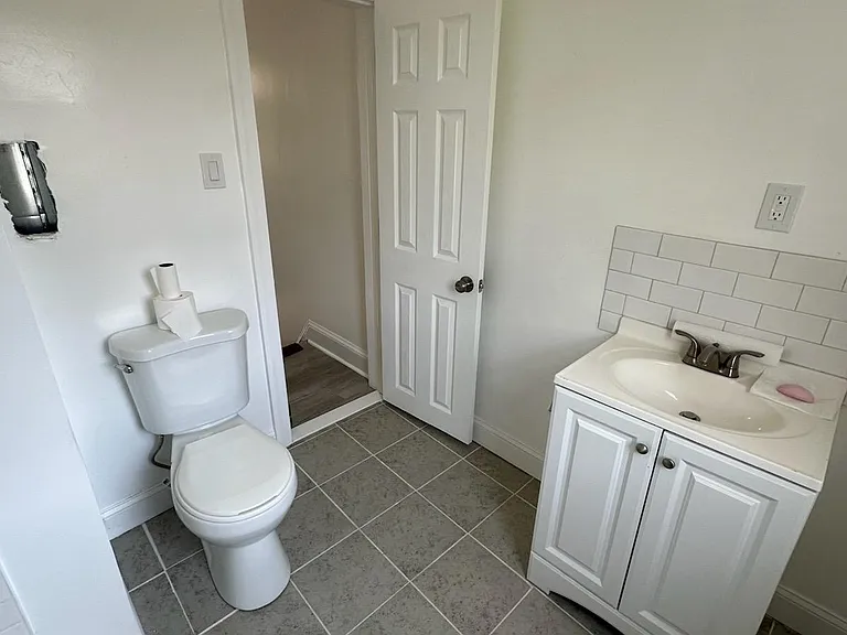 1232 W Harold St — Photo 7