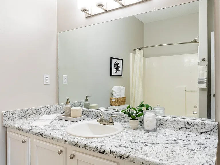 Water Oak Apartments — Photo 10