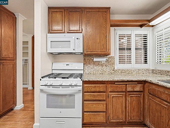 5th image of 2356 Golden Bear Cir