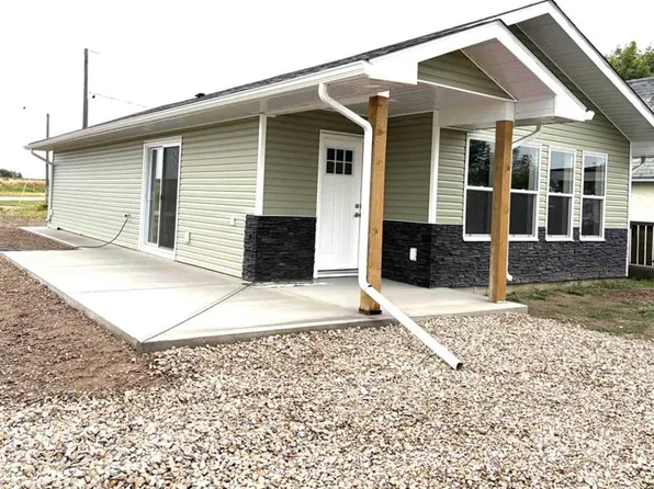 418 W Main St N, Redcliff, AB T0J 2P0