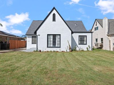 250 S Woodrow Ave, Fresno, CA, 93702