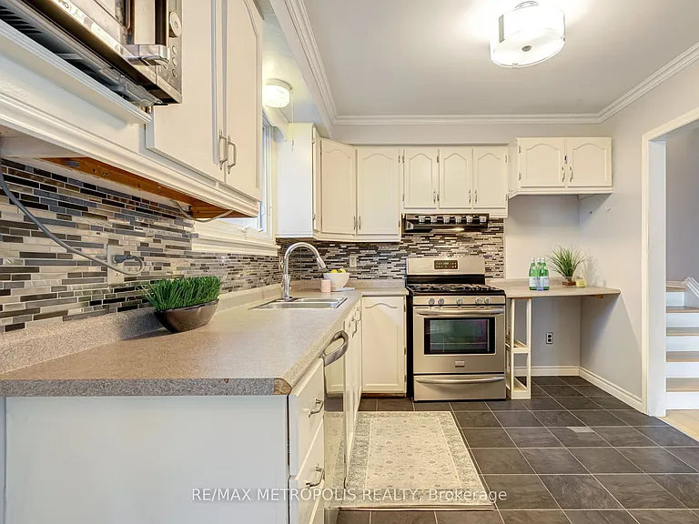 287 Waverly St N #UPPER — Photo 13