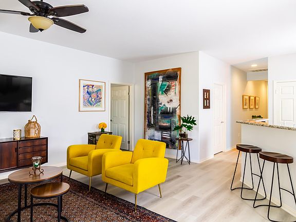 2nd image of 81098 Avenida Vidrio