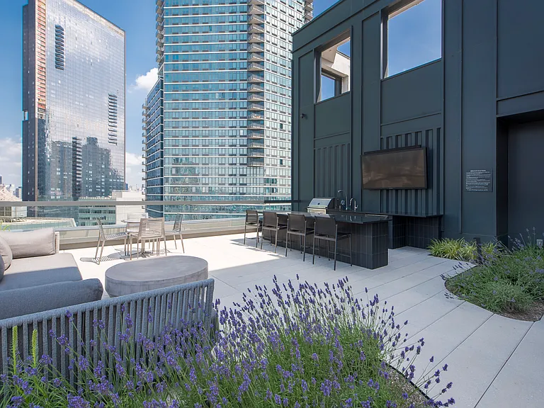 8 Court Sq #2F — Photo 15